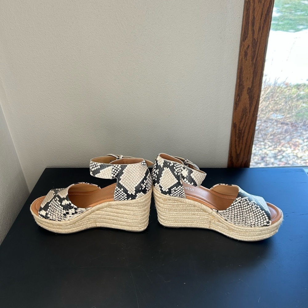 Nine West Women's Snakeskin Wedge Sandals Size 9 NWOT - Picture 4 of 9